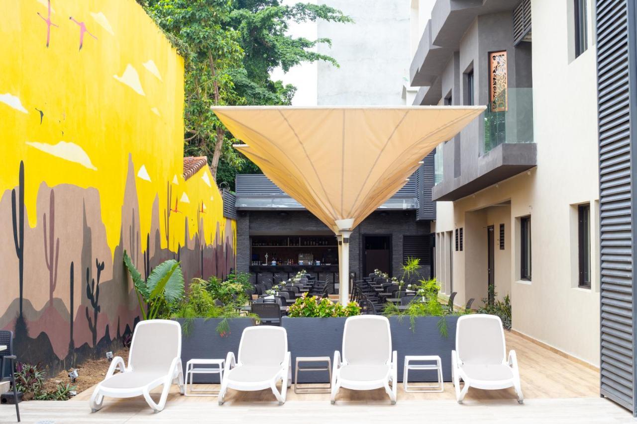 Silver Moon Hotel Abidjan Extérieur photo