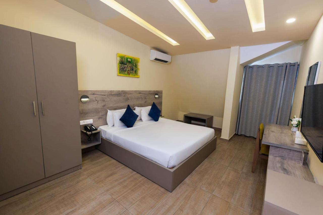 Silver Moon Hotel Abidjan Extérieur photo